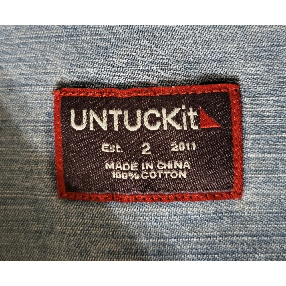 UNTUCKit 2 NWOT Cotton‎ Chambray Blue 2 Pockets Button-Up Shirt ALLEANZA - Picture 3 of 10